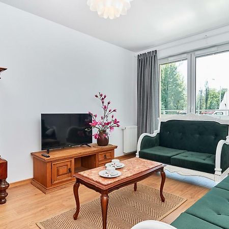 Vintage Apartment In New Estate With Parking - Krzyki Wroclaw By Noclegi Renters Extérieur photo