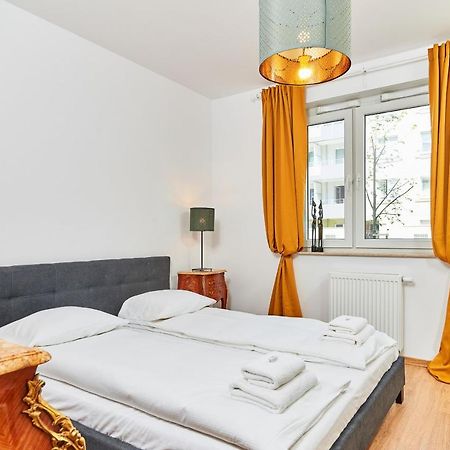 Vintage Apartment In New Estate With Parking - Krzyki Wroclaw By Noclegi Renters Extérieur photo