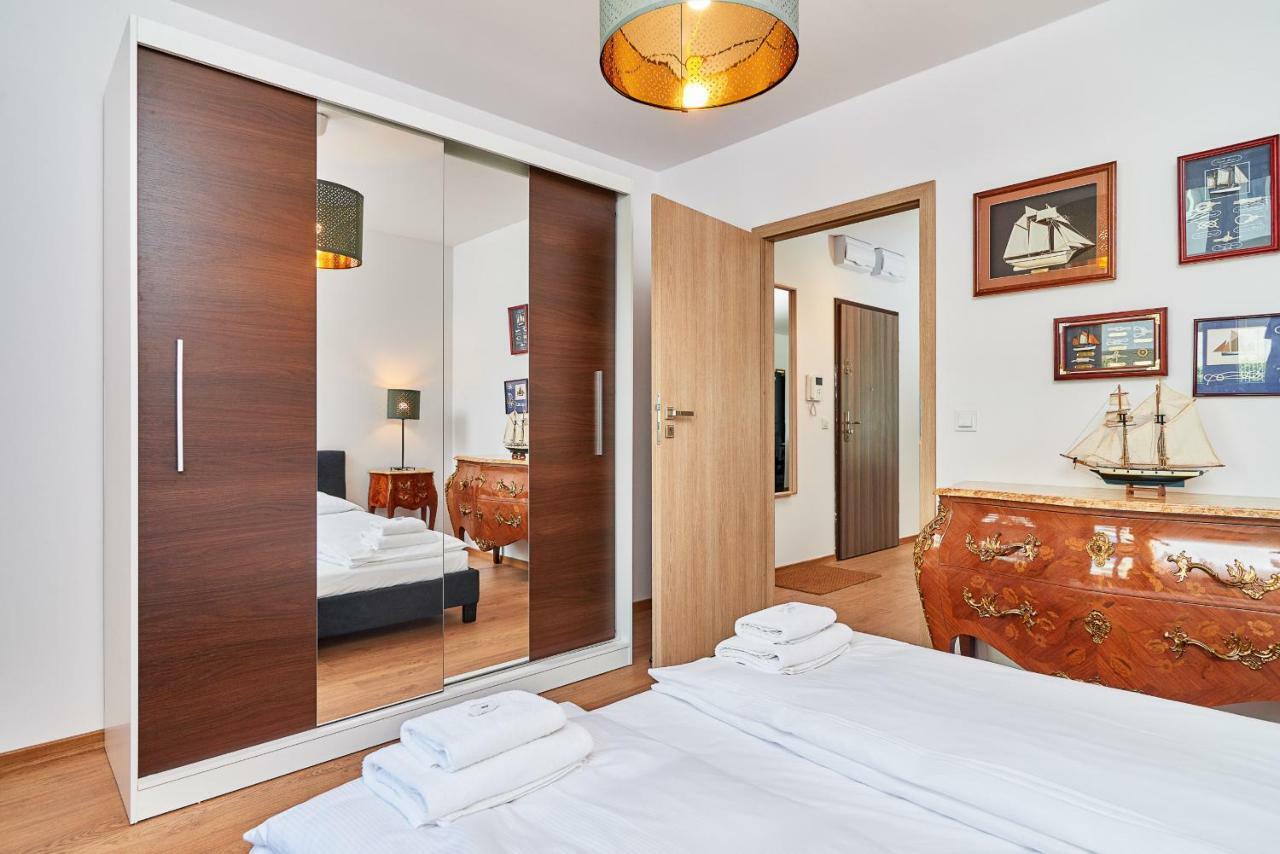 Vintage Apartment In New Estate With Parking - Krzyki Wroclaw By Noclegi Renters Extérieur photo