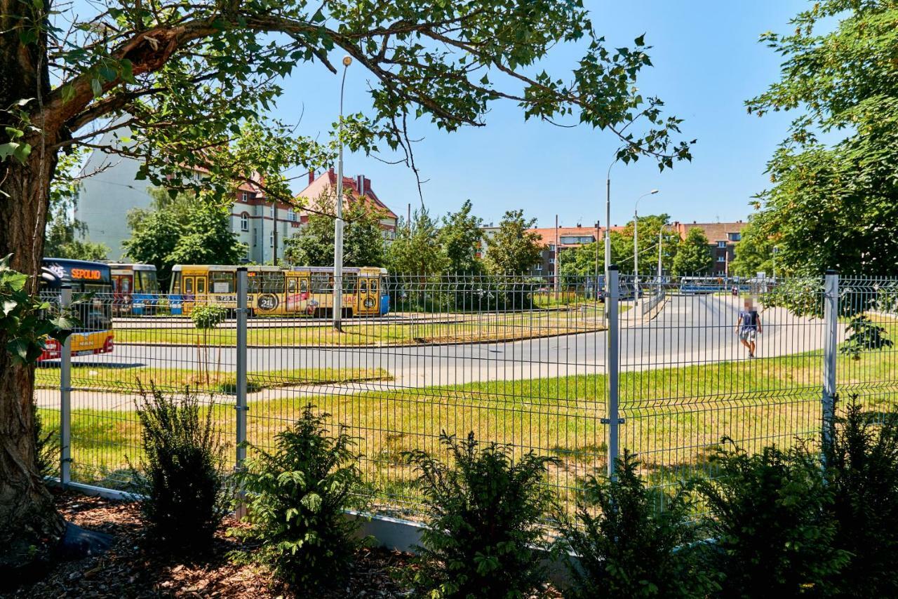 Vintage Apartment In New Estate With Parking - Krzyki Wroclaw By Noclegi Renters Extérieur photo