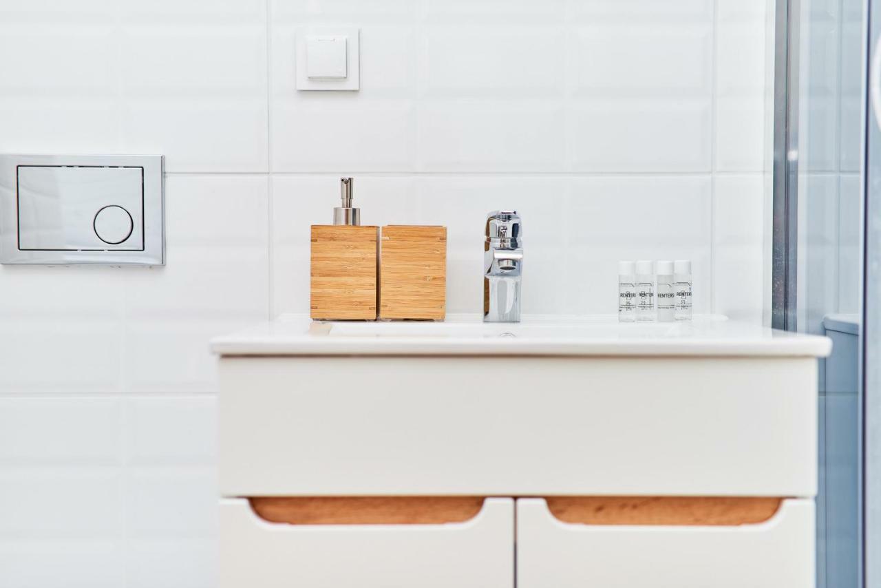 Vintage Apartment In New Estate With Parking - Krzyki Wroclaw By Noclegi Renters Extérieur photo
