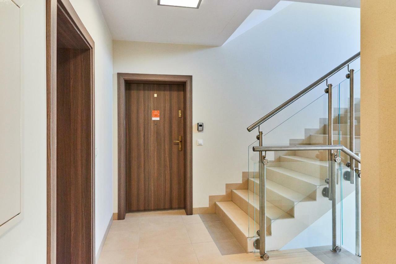 Vintage Apartment In New Estate With Parking - Krzyki Wroclaw By Noclegi Renters Extérieur photo