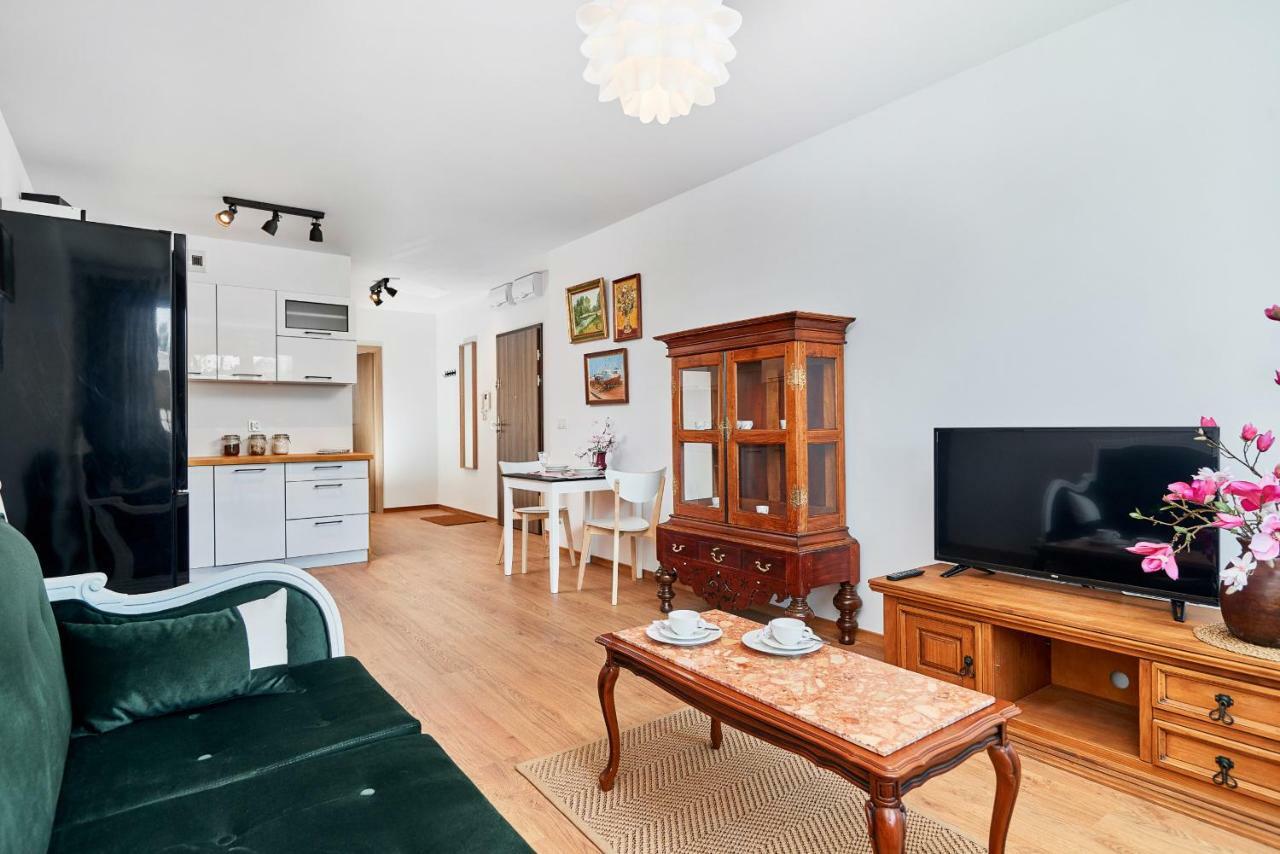 Vintage Apartment In New Estate With Parking - Krzyki Wroclaw By Noclegi Renters Extérieur photo