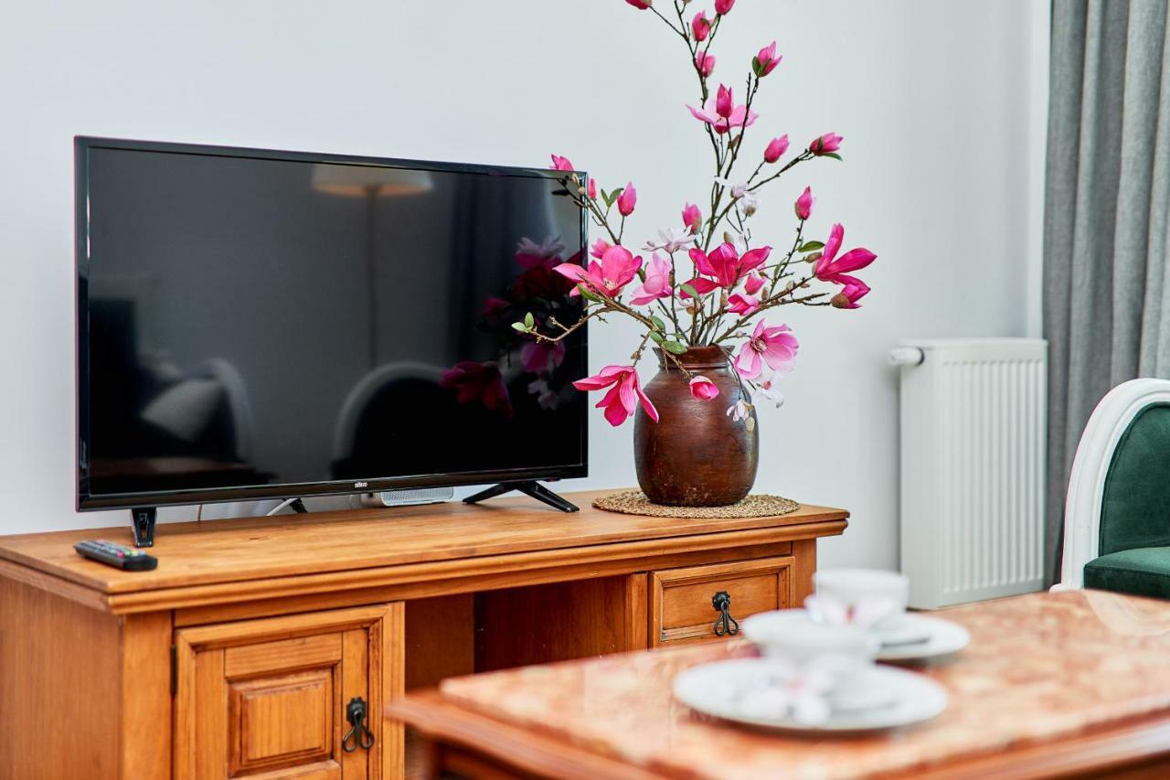Vintage Apartment In New Estate With Parking - Krzyki Wroclaw By Noclegi Renters Extérieur photo