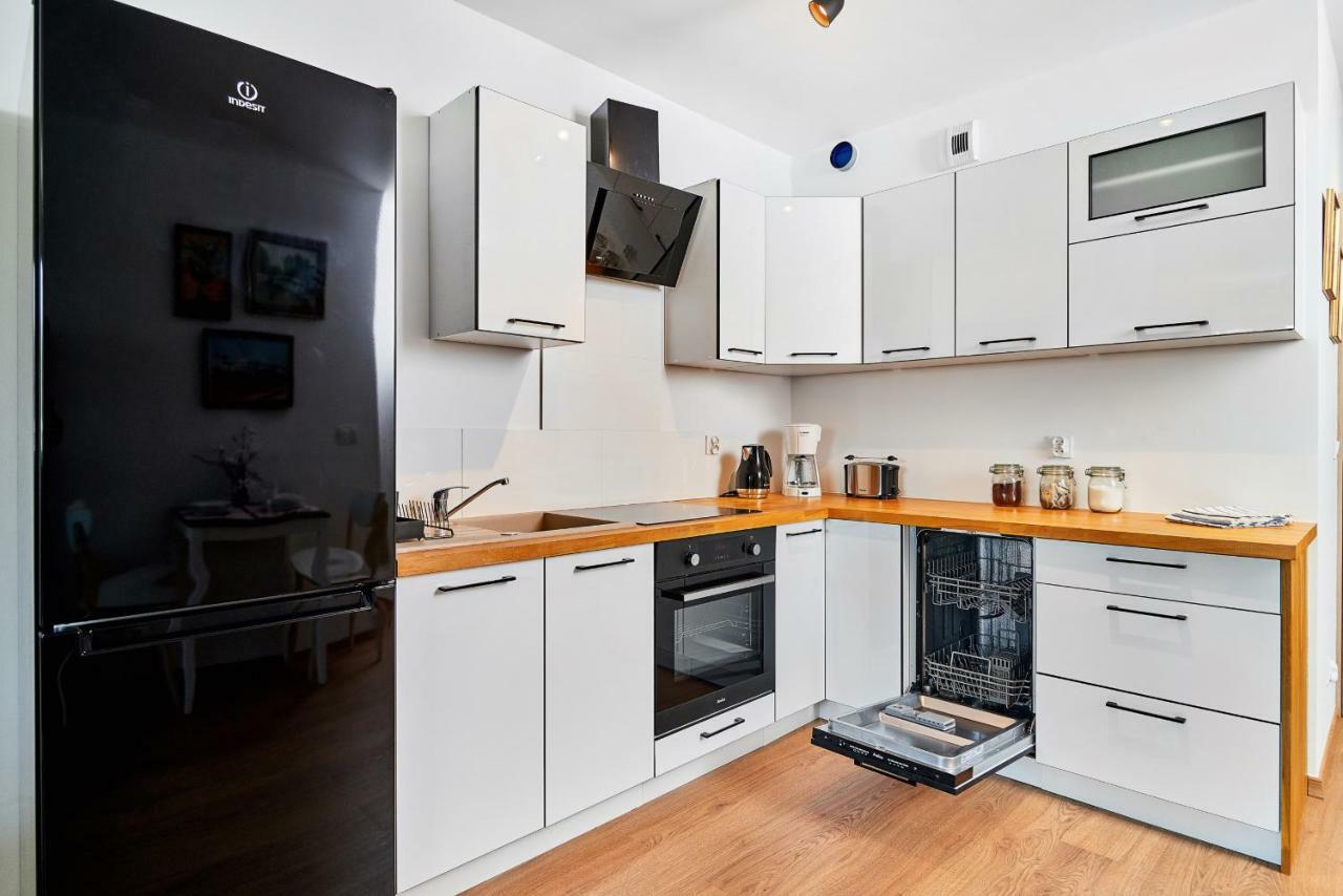 Vintage Apartment In New Estate With Parking - Krzyki Wroclaw By Noclegi Renters Extérieur photo